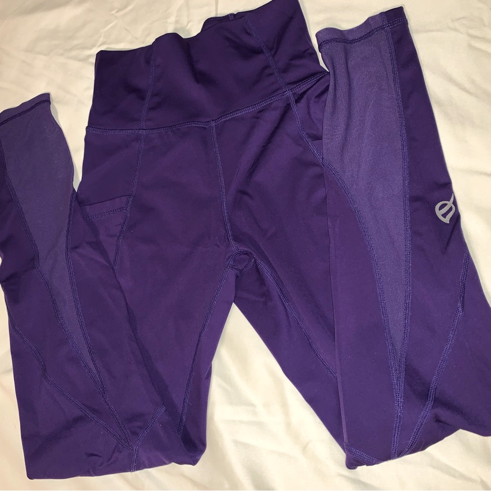 P’Tula
The Crystal "Driven For More" Legging: 25" - Electric Violet
S